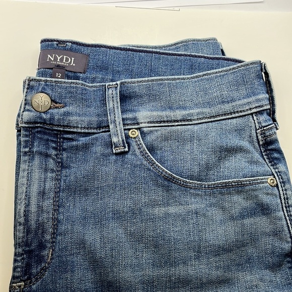 NYDJ Marilyn Crop Size 12 - Picture 14 of 16